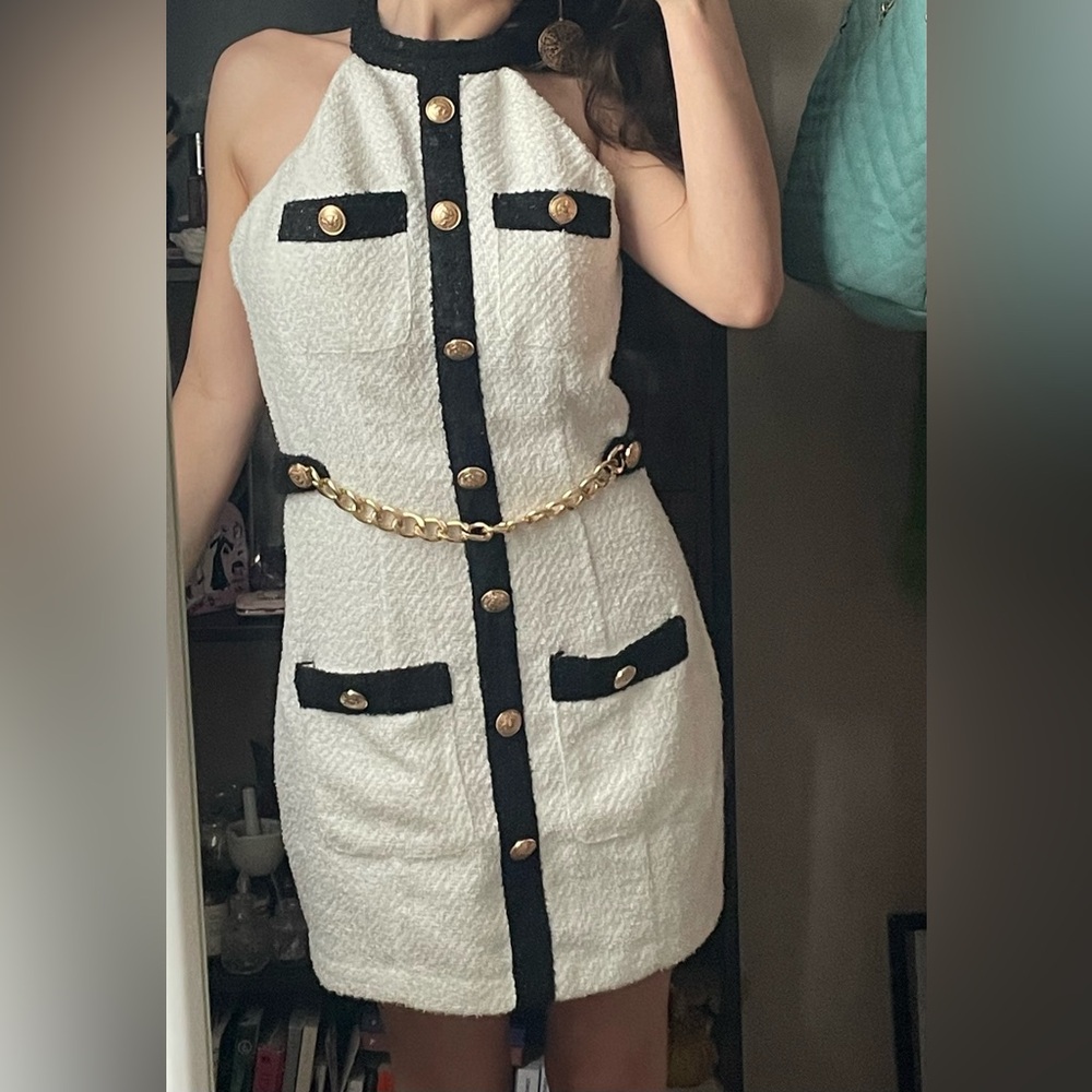 Chic backless Mini Dress with Gold Jewelry Details and Real Pockets